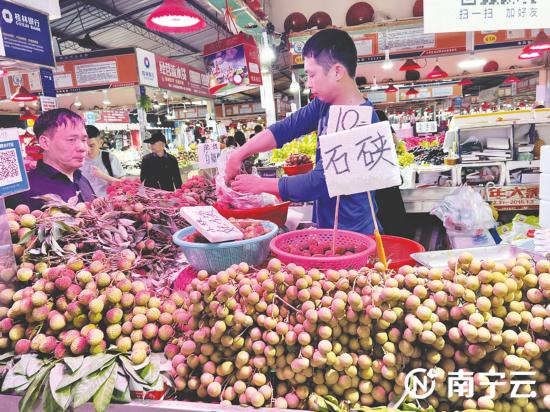 熊猫体育：广西本年夏日果种得众产量丰 6月希望迎来“生果自正在”(图1)